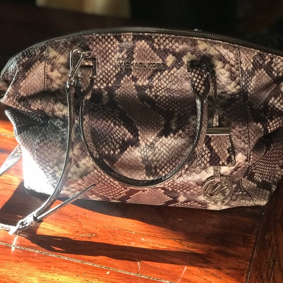 Authentic Michael Kors Python Pocketbook - Picture 6 of 8